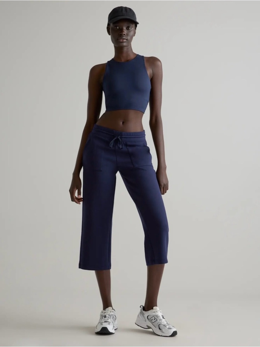 QUINCE Claud Comfort Cropped Sweatpants - Picture 2 of 15